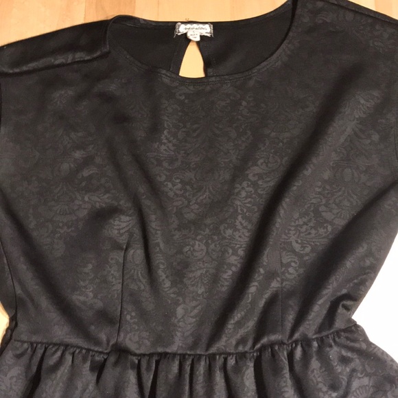 Black dress - Picture 2 of 3